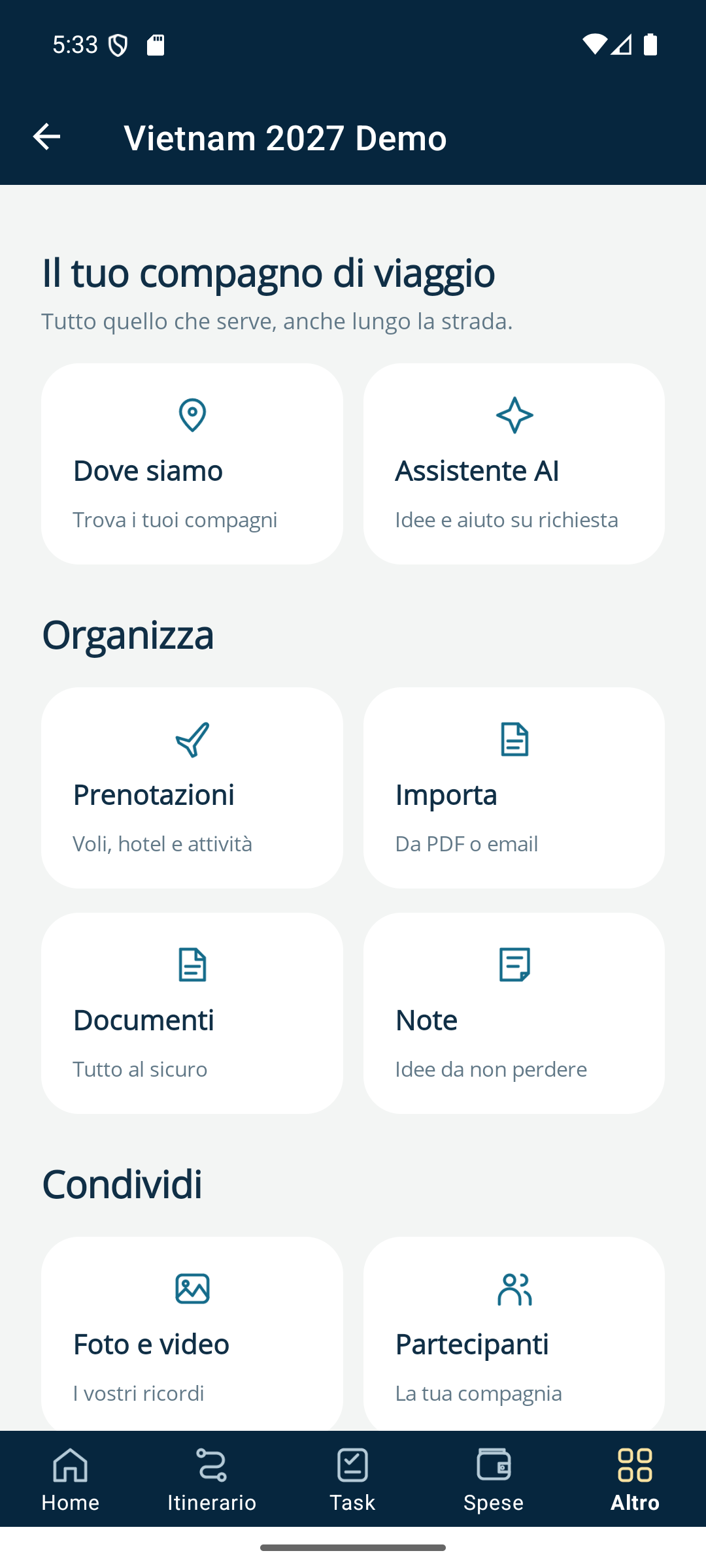 Strumenti TravelMate per prenotazioni, importazione di PDF ed email, documenti, note e album
